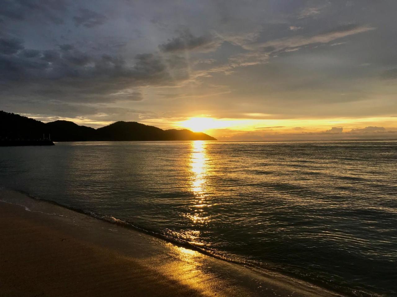 By The Sea Beach Baby Batu Ferringhi Exterior photo